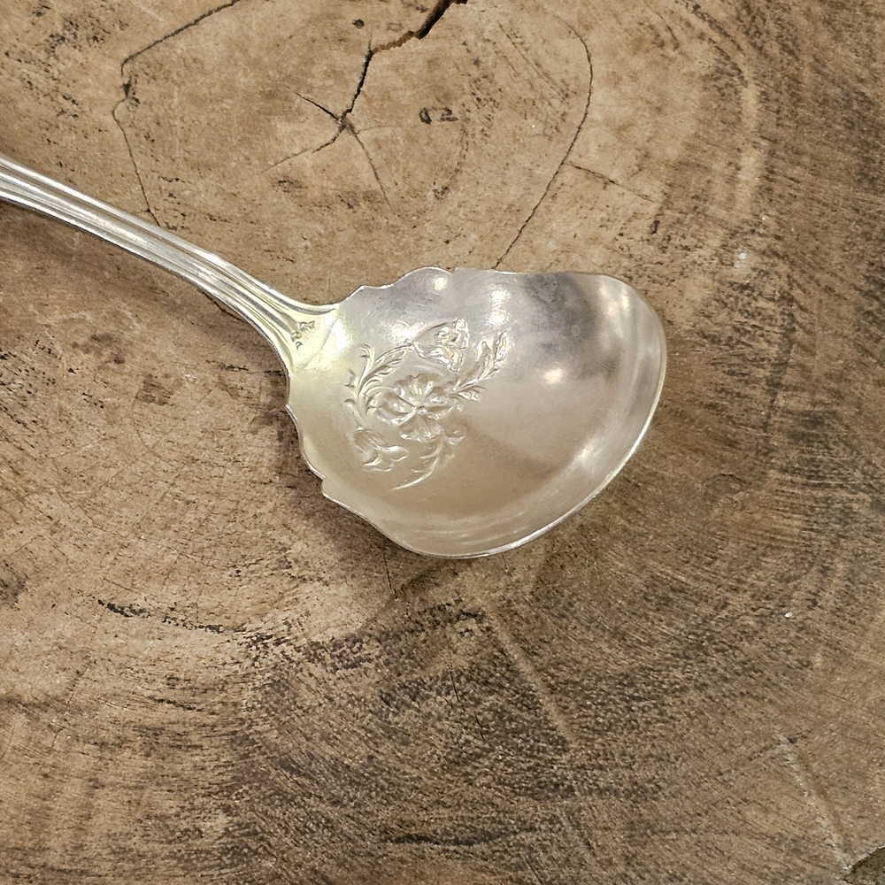 W.M A Rogers 1910 Sugar Spoon - Picture 3 of 11